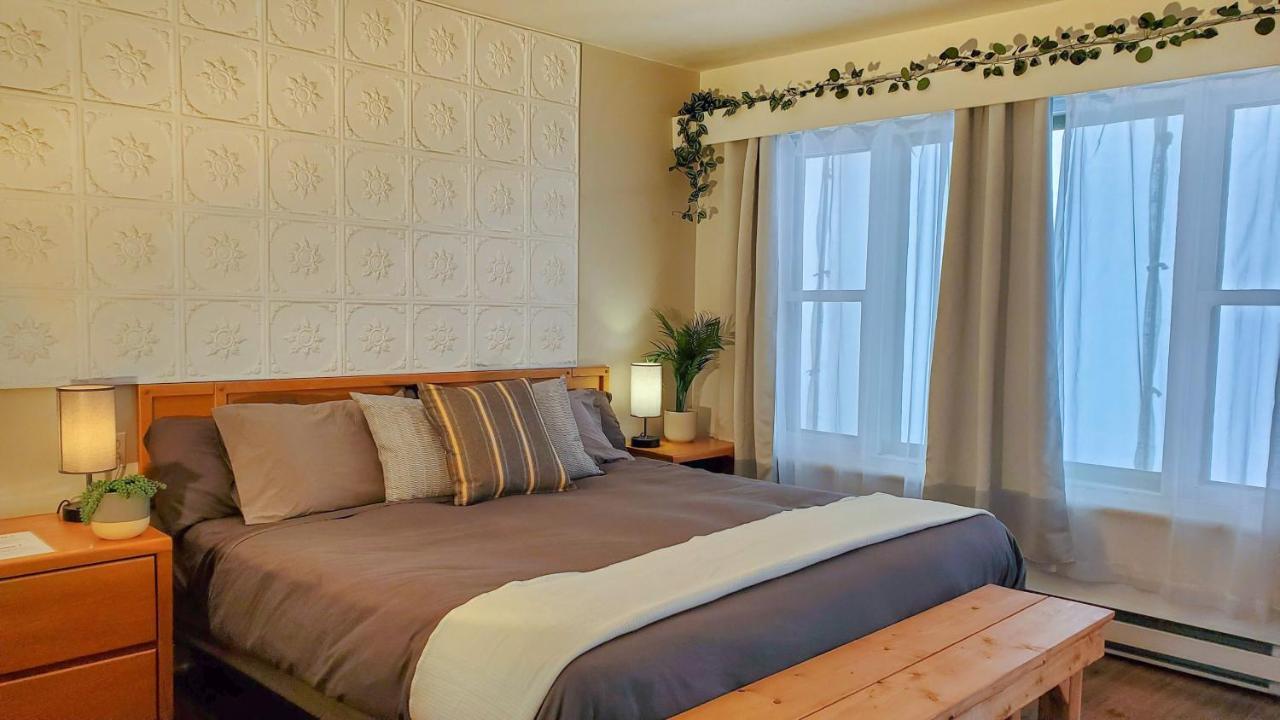Motel Lofts Fleuve Et Montagnes à Sainte-Anne-de-Beaupré Extérieur photo