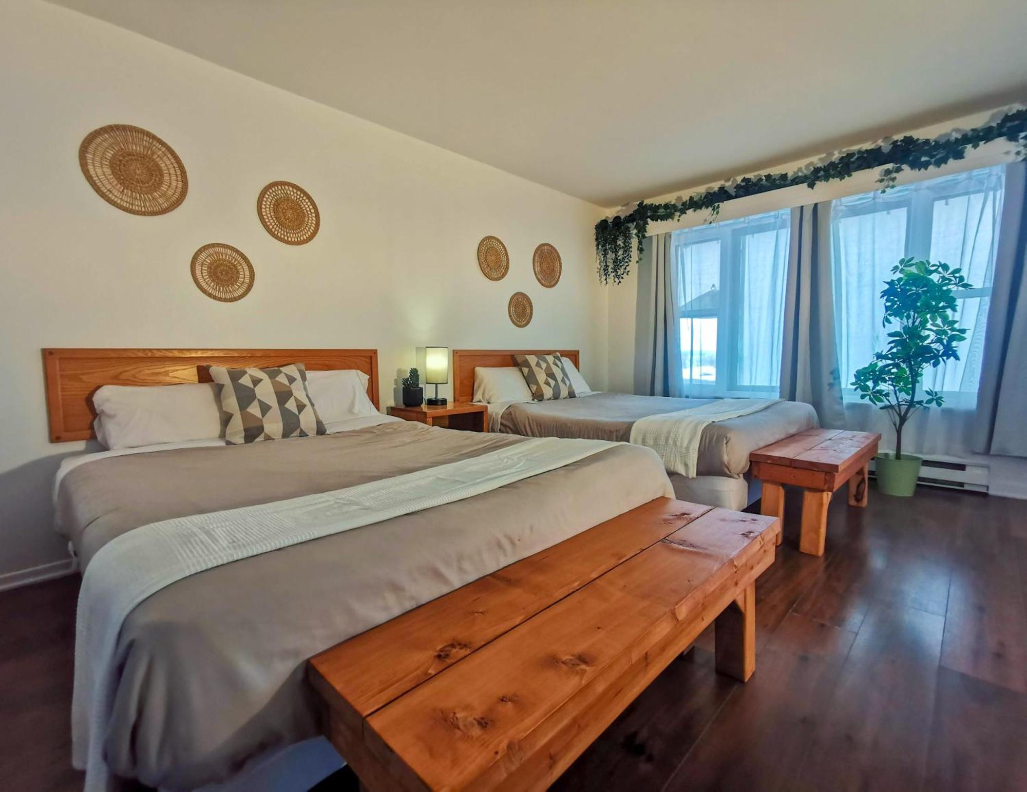Motel Lofts Fleuve Et Montagnes à Sainte-Anne-de-Beaupré Extérieur photo